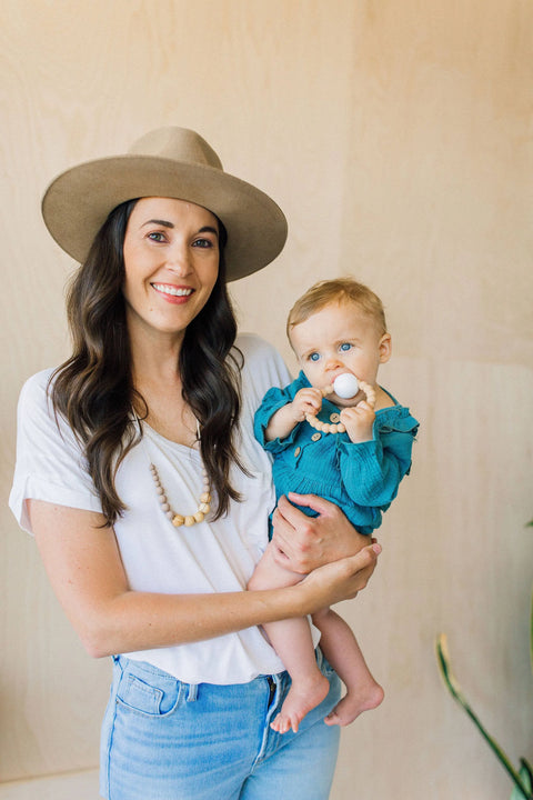 Teether Toy Rattle: Nude