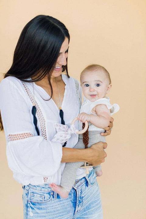 Crinkle Bunny Ears Teether: Color Rainbow