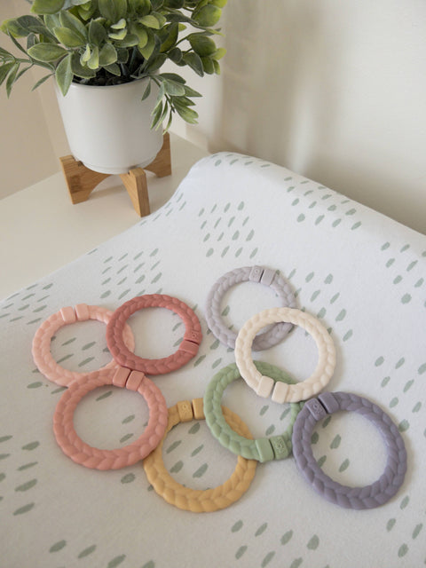 Itzy Linking™ Ring Set - Rainbow
