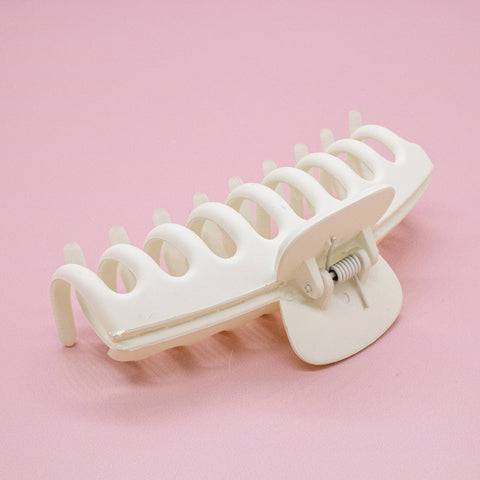 Large Round Matte Hair Claw Clip - Ivory